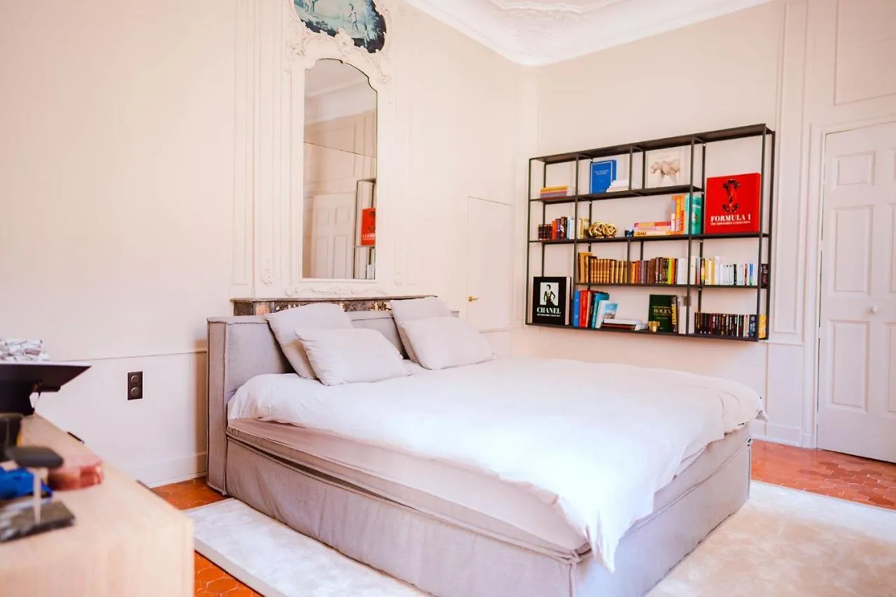 Hotel Particulier 123M² Centre Historique Avignon. شقة